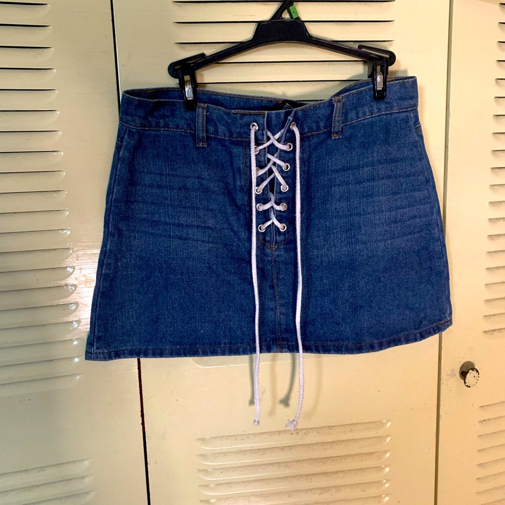 denim skirt